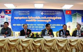 បណ្ដាសកម្មភាពក្នុងឱកាសទិវា “ទីក្រុងហូជីមិញនៅរដ្ឋធានីវៀងច័ន្ទ”